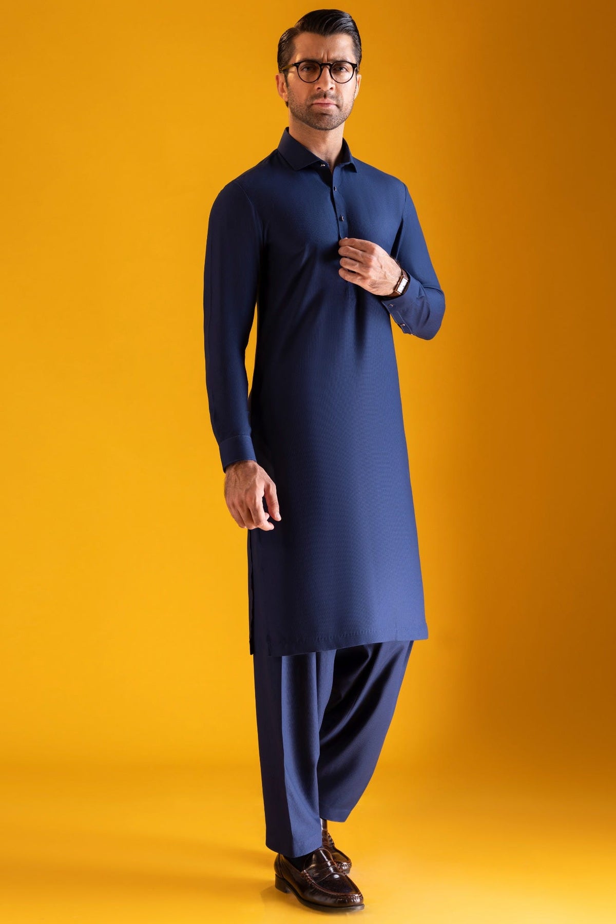 Signature Royal Blue اللِّبَاسُ الخَاصّ