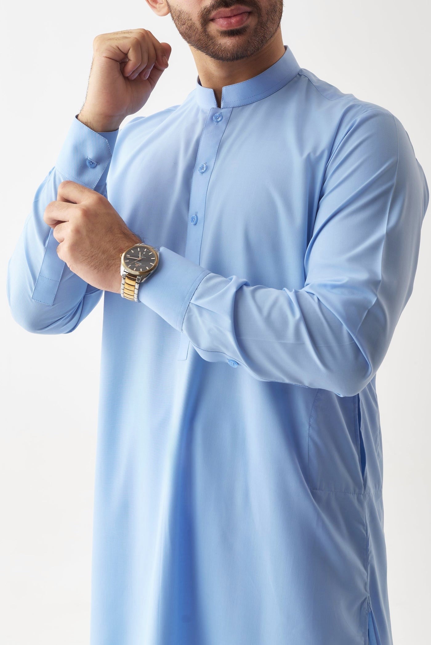 England Sky اللِّبَاسُ الخَاصّ