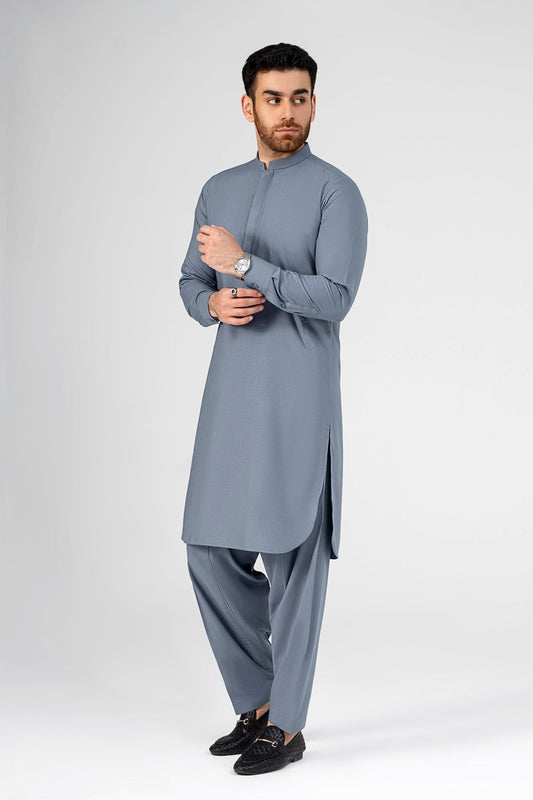 Frozen Gray اللِّبَاسُ الخَاصّ